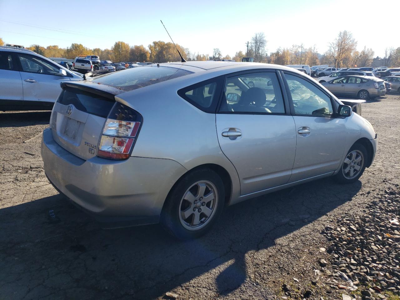 Image 3 of 2005 TOYOTA PRIUS  2005 with VIN JTDKB22U057044447