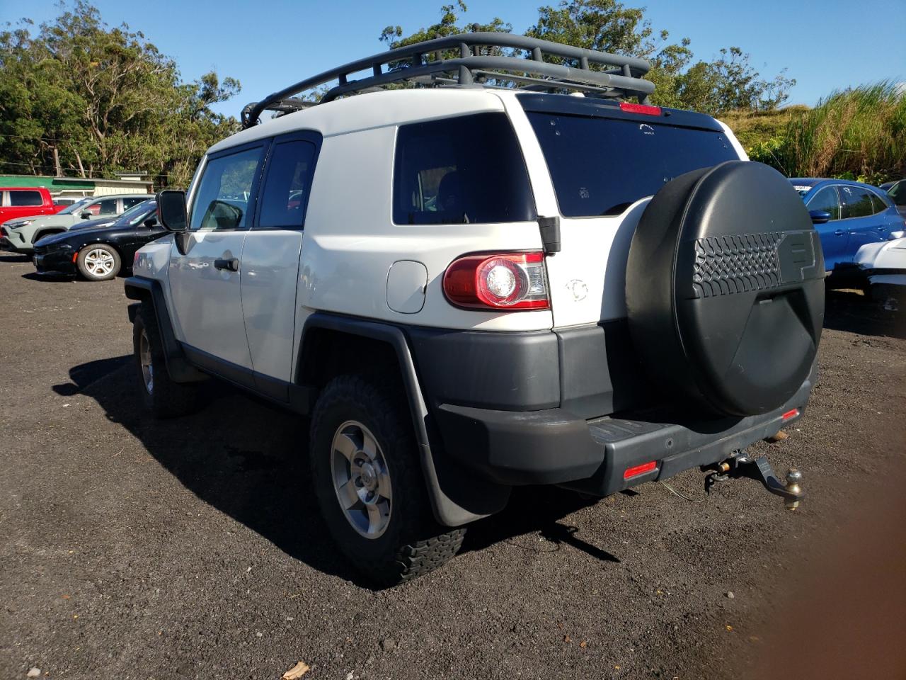 Image 2 of 2014 TOYOTA FJ CRUISER  2014 with VIN JTEBU4BF4EK180192