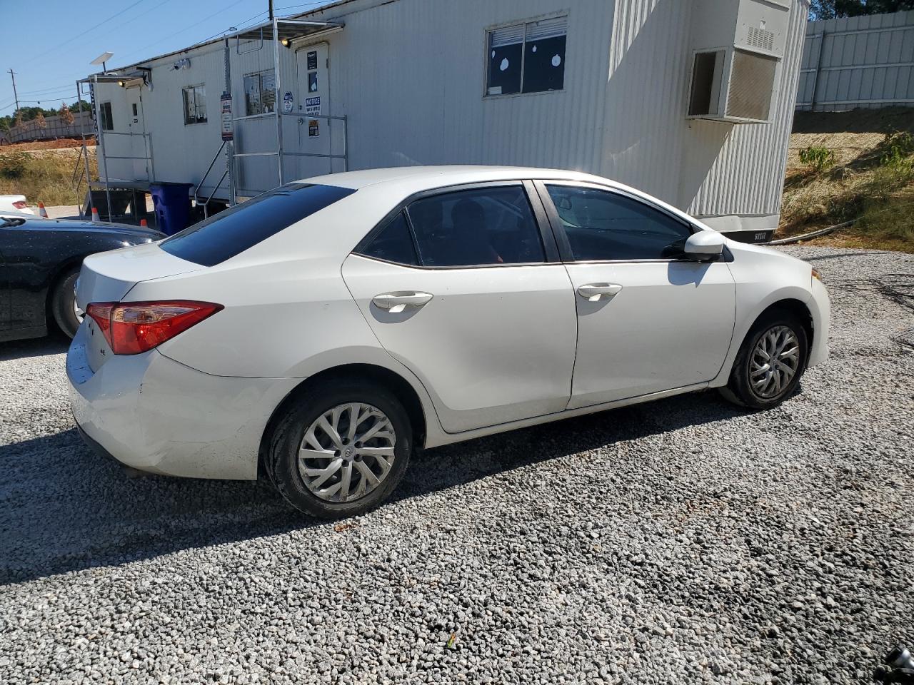 Image 3 of 2019 TOYOTA COROLLA L 2019 with VIN 5YFBURHE6KP918989