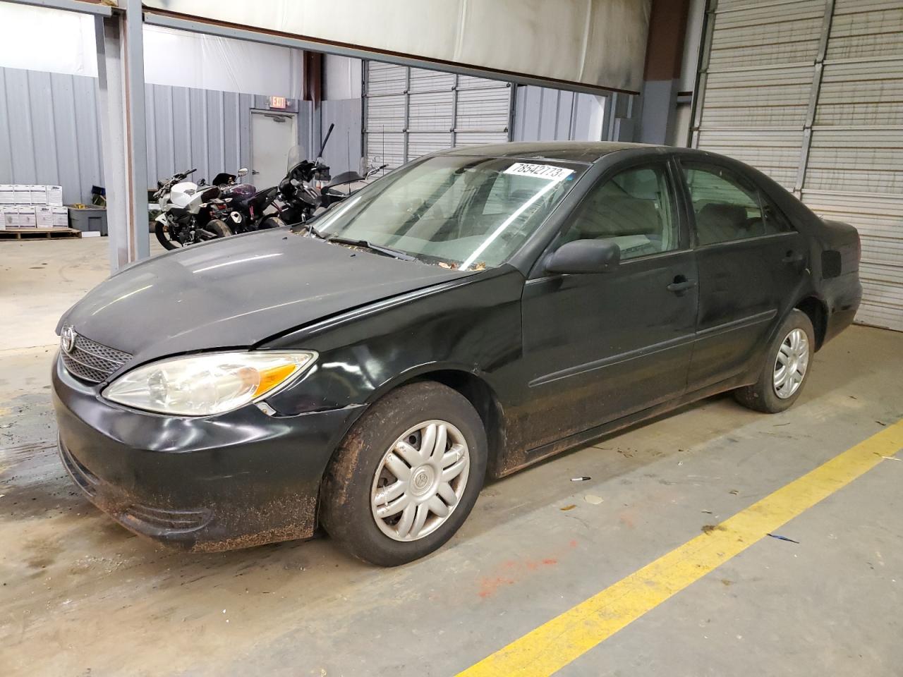 Image 1 of 2004 TOYOTA CAMRY LE 2004 with VIN 4T1BE32K64U320217