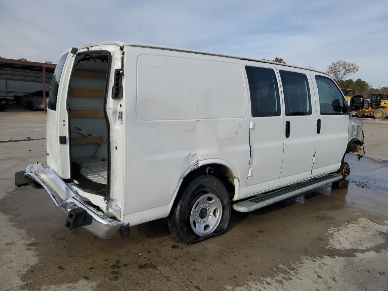 Изображение 3 2021 GMC SAVANA G2500 2021 с VIN 1GTW7AF71M1308410