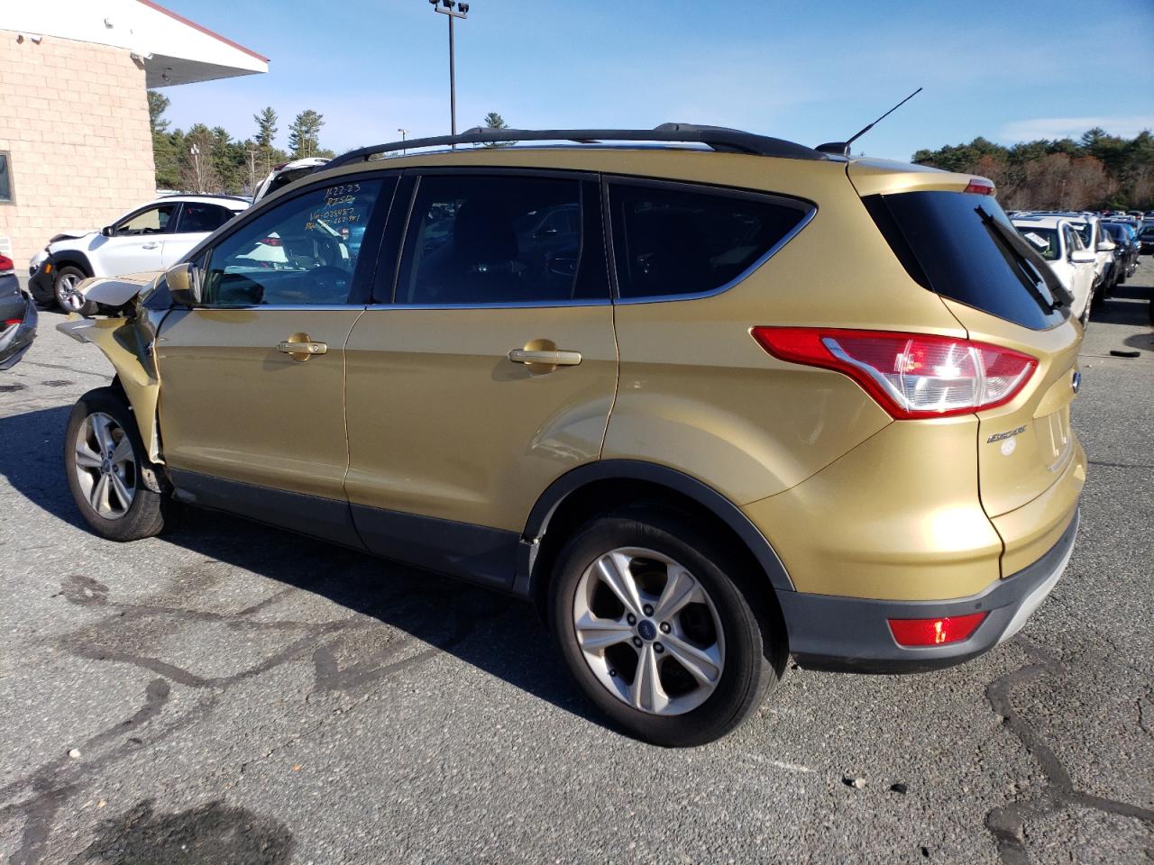 Image 2 of 2015 FORD ESCAPE SE 2015 with VIN 1FMCU9GX0FUC28487