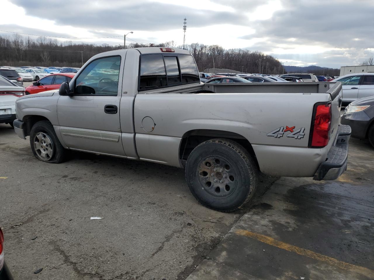 Image 2 of 2005 CHEVROLET SILVERADO K1500 2005 with VIN 1GCEK14T95Z115323
