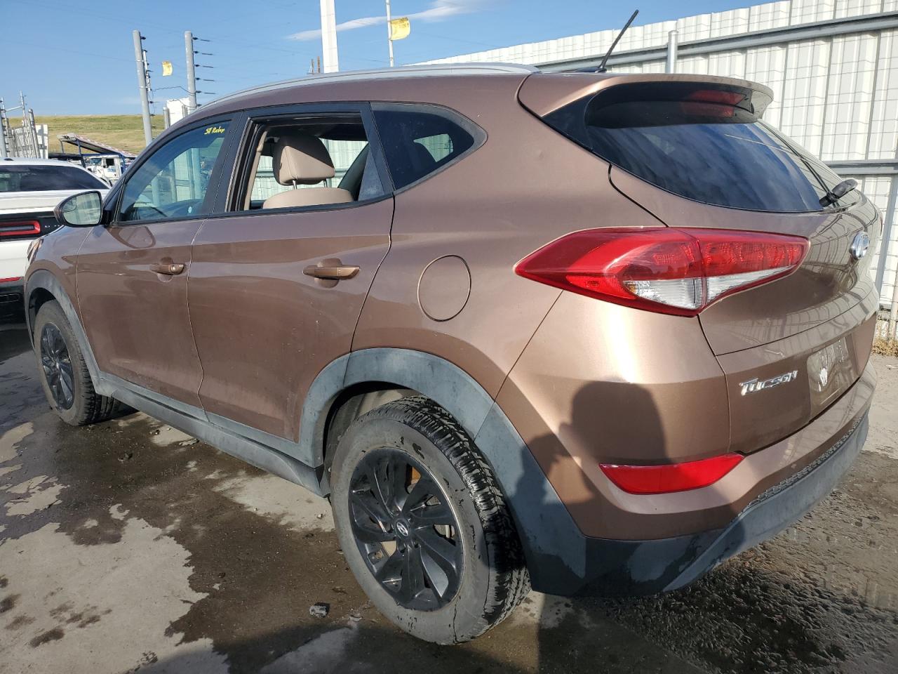 Image 2 of 2017 HYUNDAI TUCSON LIMITED 2017 with VIN KM8J3CA42HU275335