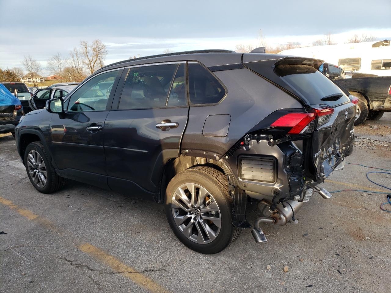Изображение 2 2023 TOYOTA RAV4 LIMITED 2023 с VIN 2T3N1RFV6PC368197