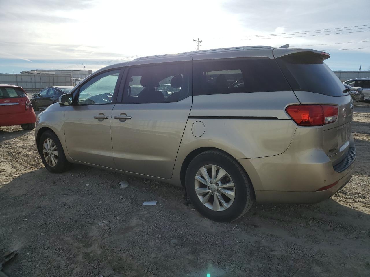 Изображение 2 2016 KIA SEDONA LX 2016 с VIN KNDMB5C12G6083449