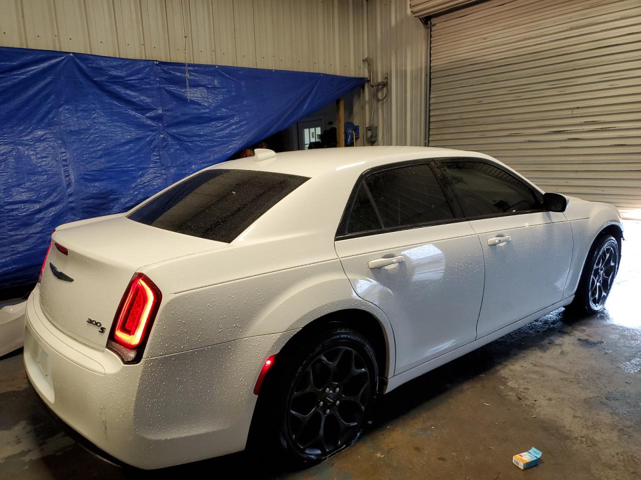 Image 3 of Chrysler 300 S 2019 with VIN 2C3CCAGG3KH648979