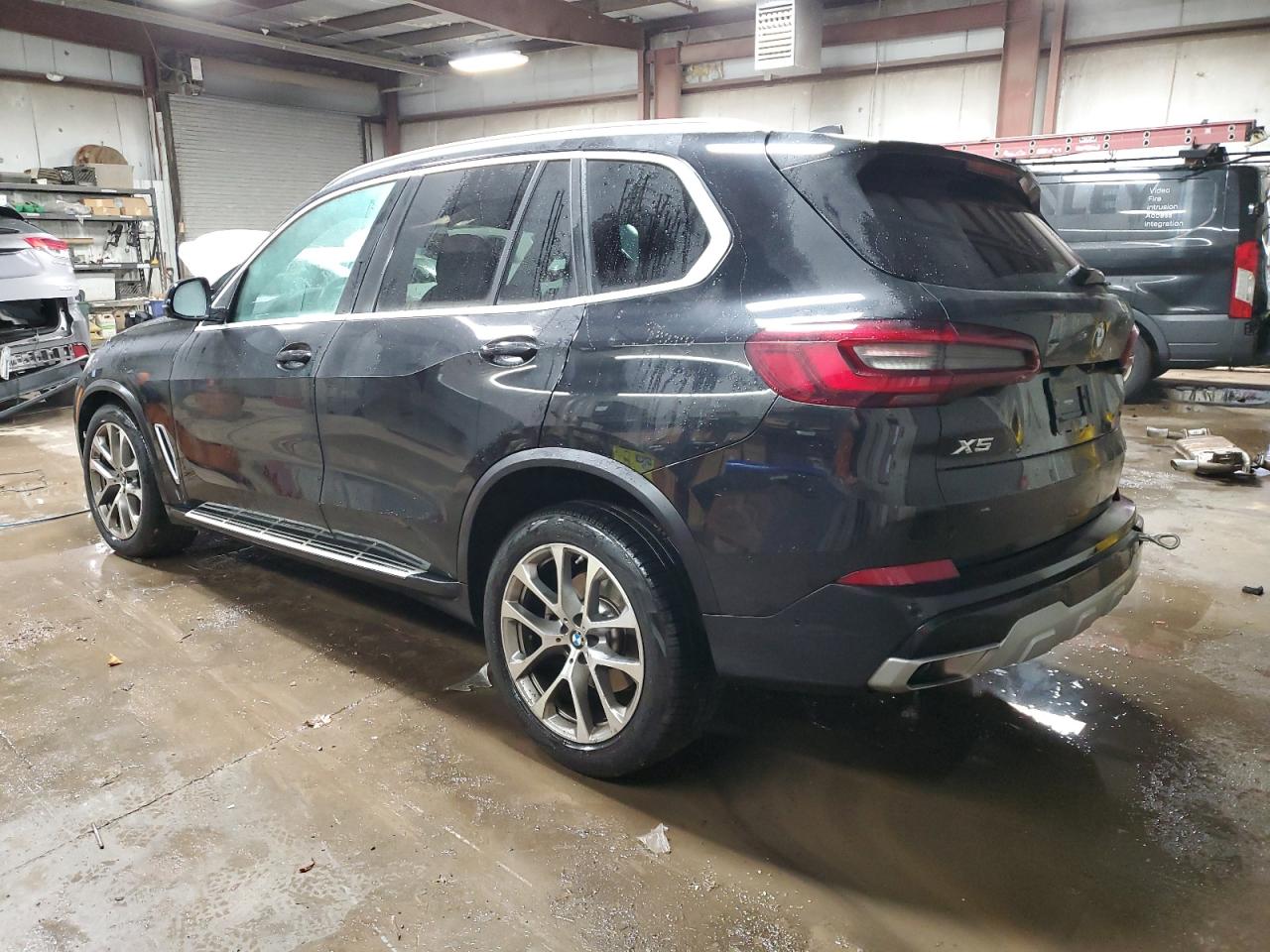Изображение 2 2023 BMW X5 XDRIVE40I 2023 с VIN 5UXCR6C01P9R25506