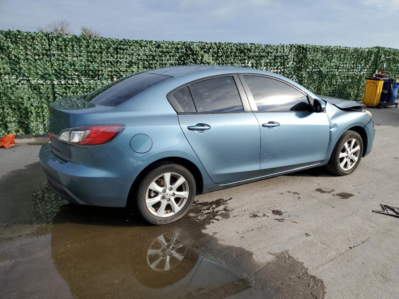 Image 3 of 2010 MAZDA 3 I 2010 with VIN JM1BL1SG6A1281801