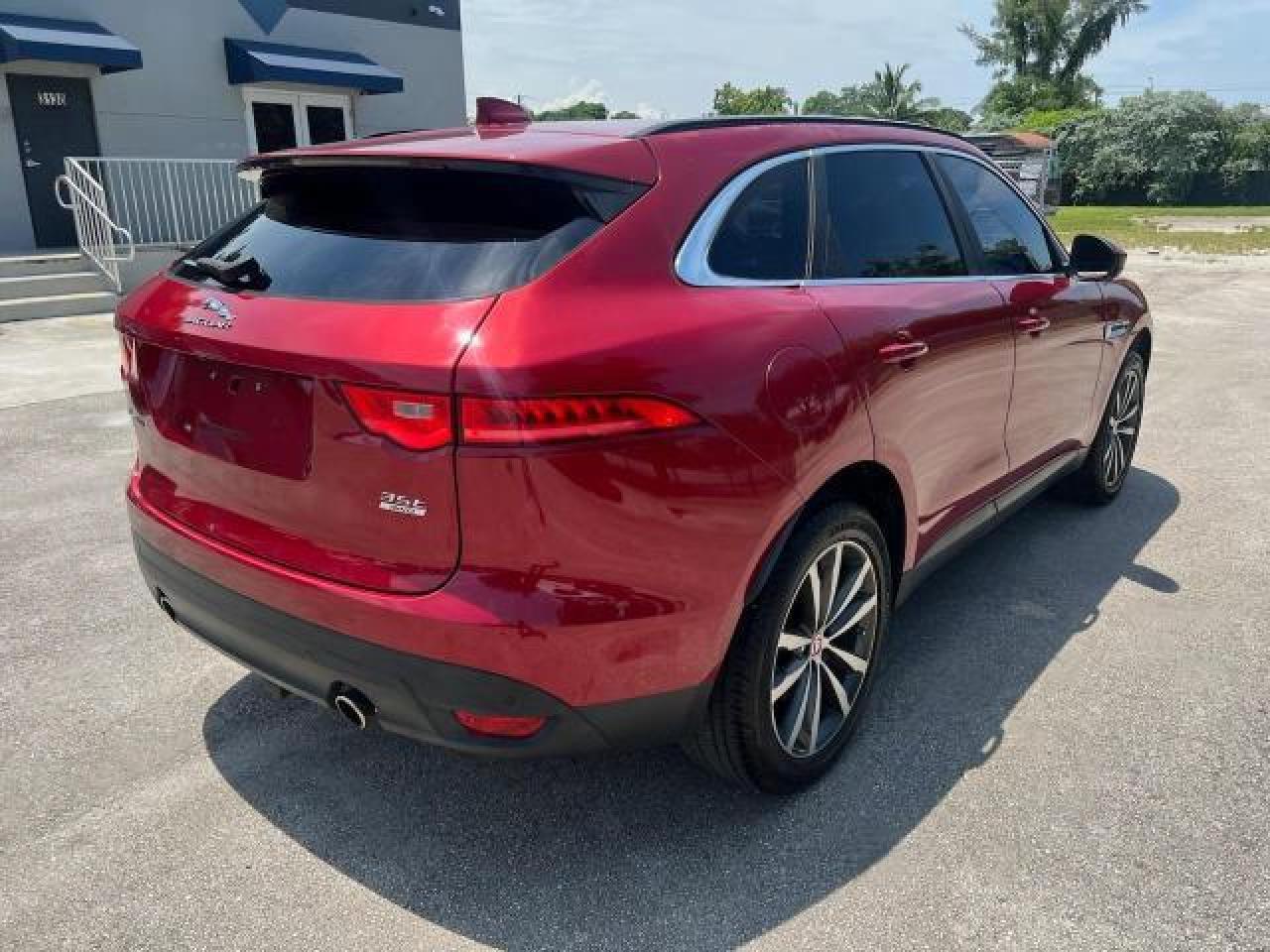 Изображение 3 2017 JAGUAR F-PACE PRESTIGE 2017 с VIN SADCK2BV2HA898820