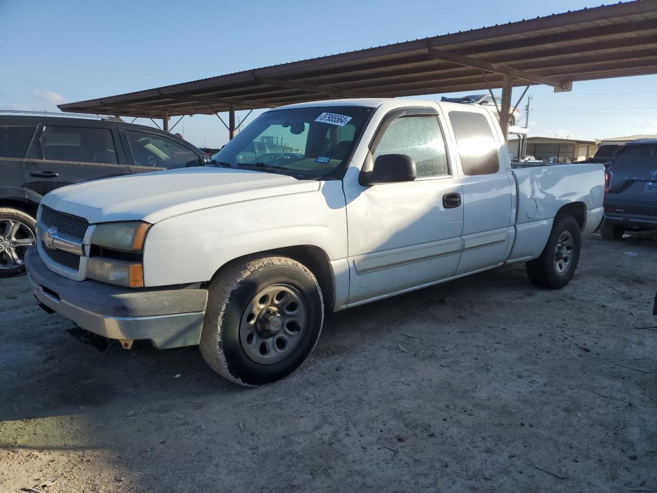 Image 1 of 2005 CHEVROLET SILVERADO C1500 2005 with VIN 2GCEC19V351242021