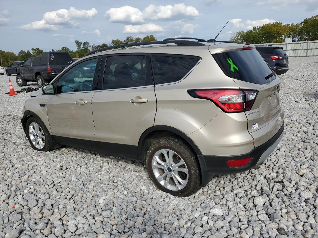 Image 2 of 2017 FORD ESCAPE SE 2017 with VIN 1FMCU9GDXHUE59485