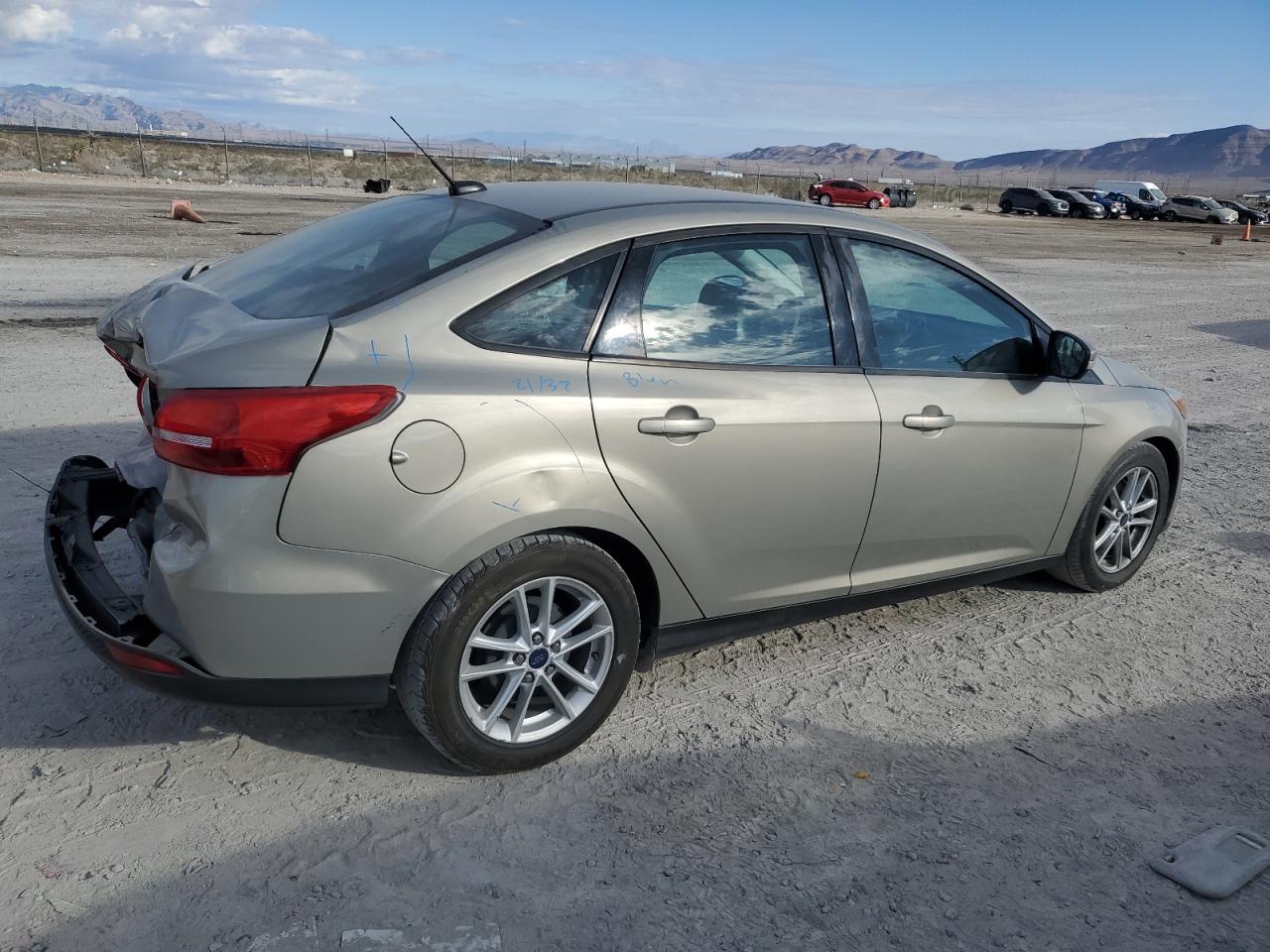 Image 3 of 2016 FORD FOCUS SE 2016 with VIN 1FADP3F2XGL246561