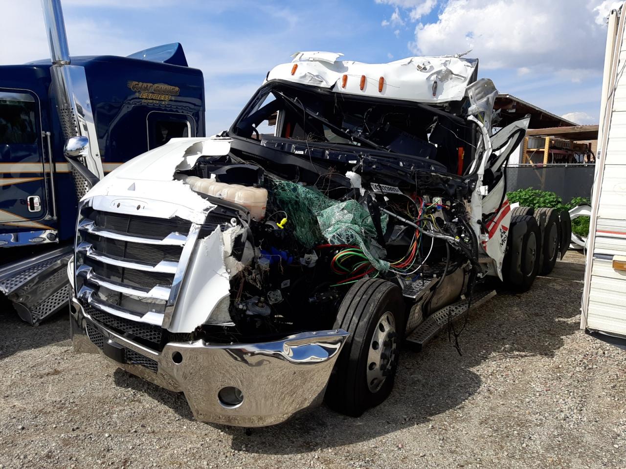 Изображение 2 2023 FREIGHTLINER CASCADIA 116  2023 с VIN 3AKJHTDVXPSUF5766