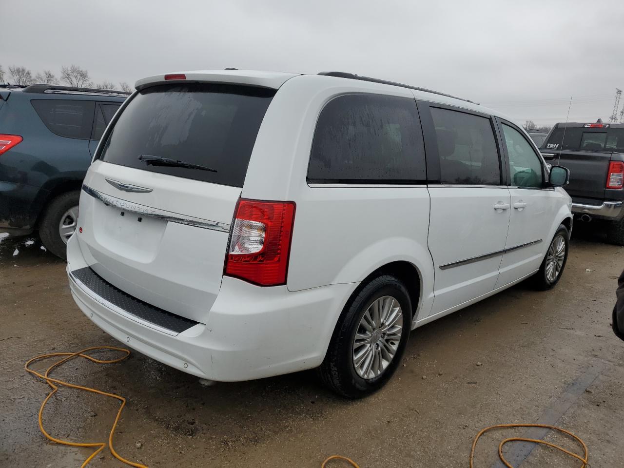 Image 3 of 2015 CHRYSLER TOWN & COUNTRY TOURING L 2015 with VIN 2C4RC1CG1FR522227