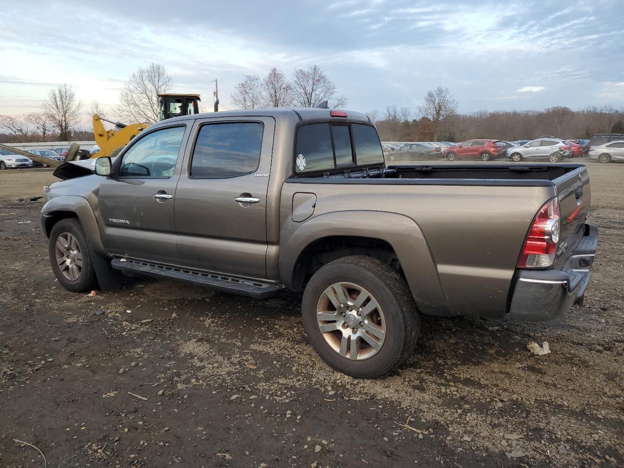 Image 2 of 2015 TOYOTA TACOMA DOUBLE CAB 2015 with VIN 3TMLU4EN3FM181128