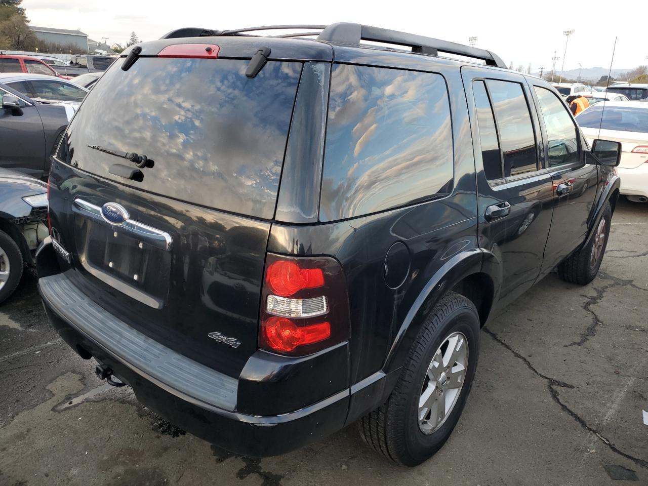 Image 3 of 2009 FORD EXPLORER XLT 2009 with VIN 1FMEU73E09UA36640