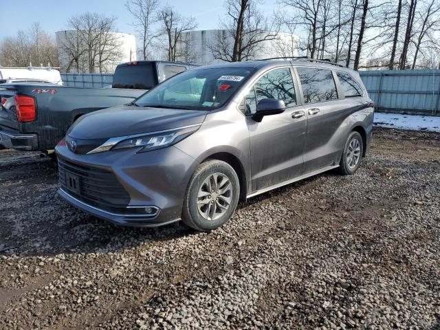 Obraz 1 z 2022 TOYOTA SIENNA XLE 2022 z VIN 5TDYSKFC2NS052874