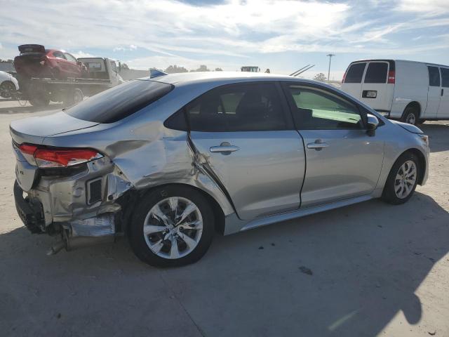 Image 3 of 2020 TOYOTA COROLLA LE 2020 with VIN JTDEPRAE7LJ008949