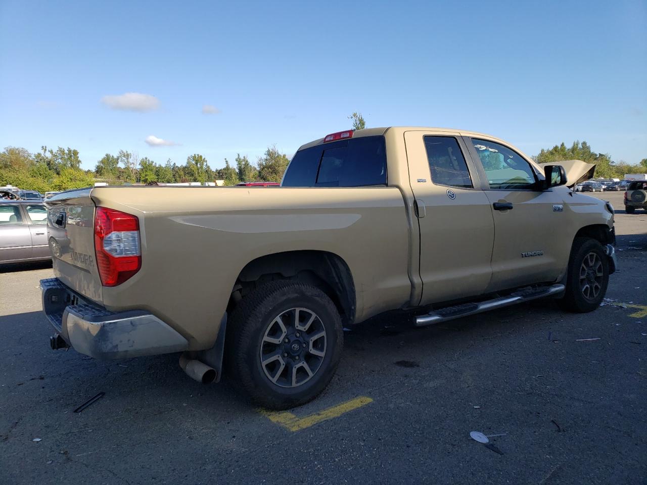 Изображение 3 2017 TOYOTA TUNDRA DOUBLE CAB SR/SR5 2017 с VIN 5TFUY5F12HX605261