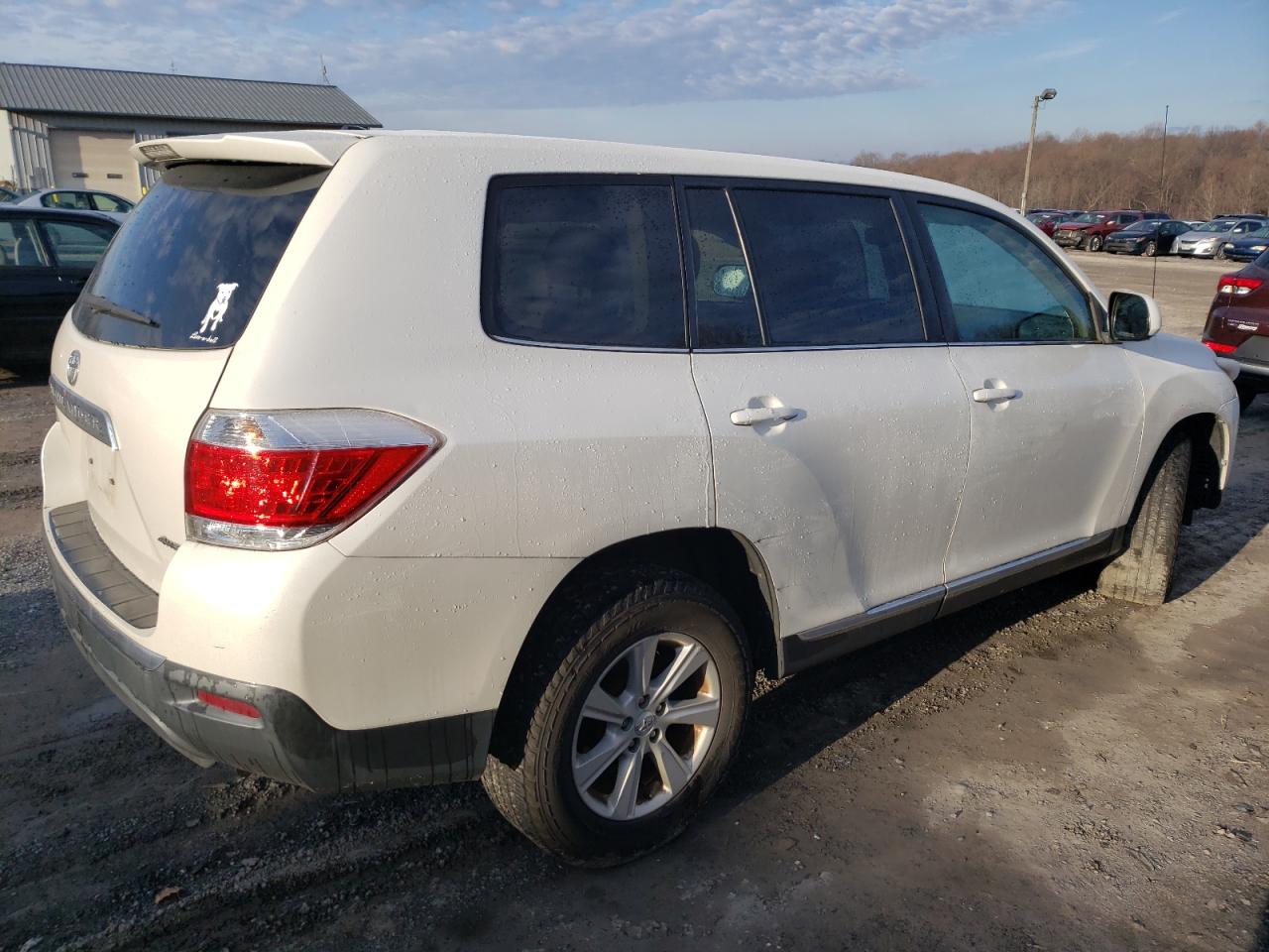 Obraz 3 z 2011 TOYOTA HIGHLANDER BASE 2011 z VIN 5TDBK3EH3BS045632