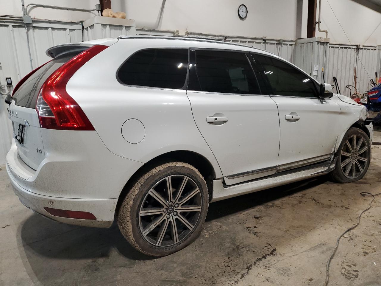Изображение 3 2015 VOLVO XC60 T5 PREMIER 2015 с VIN YV440MDK6F2761338