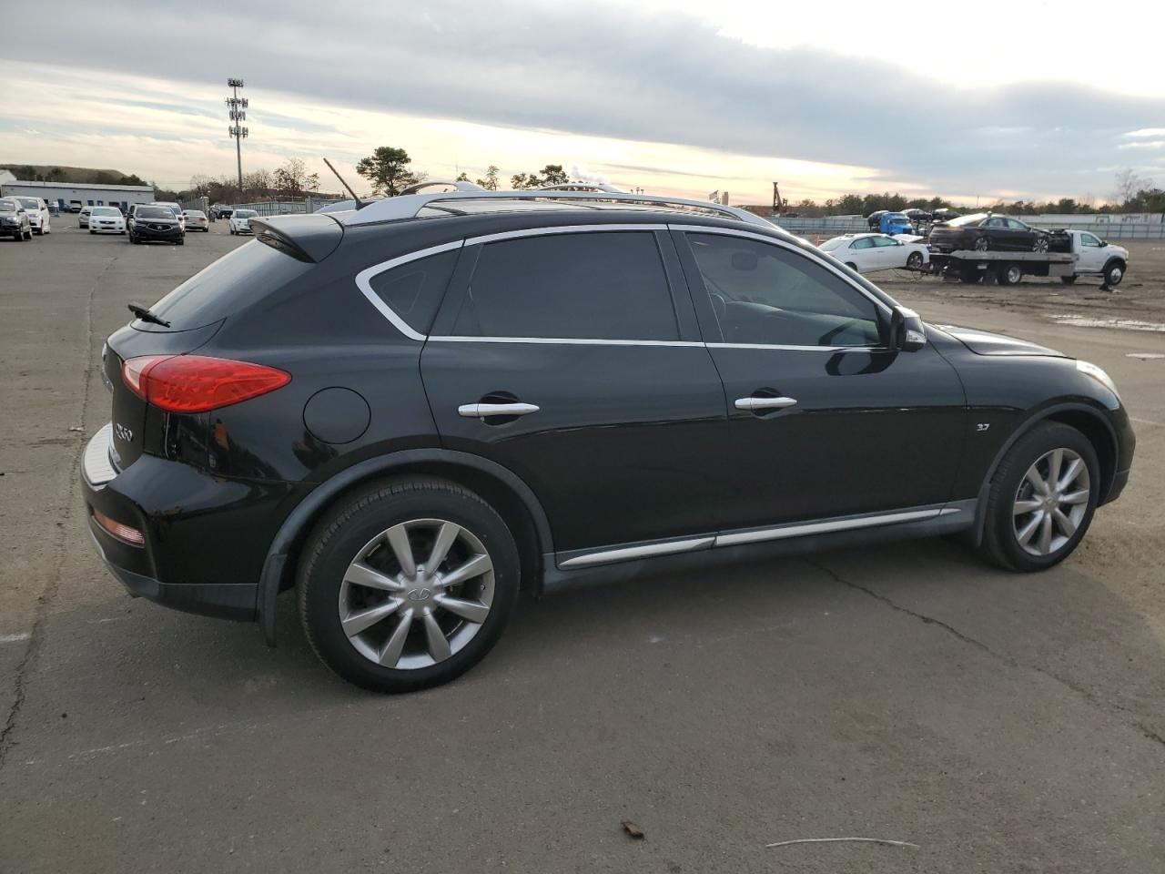 Obraz 3 z 2017 INFINITI QX50  2017 z VIN JN1BJ0RR9HM410259