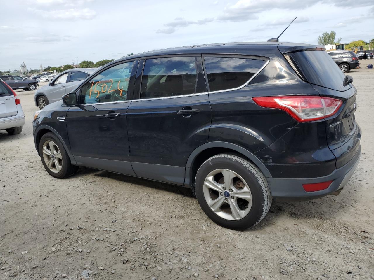 Image 2 of 2016 FORD ESCAPE SE 2016 with VIN 1FMCU9GX0GUC13487