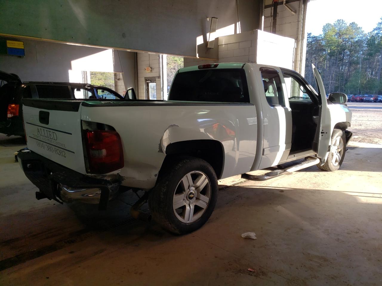 Obraz 3 z 2008 CHEVROLET SILVERADO C1500 2008 z VIN 2GCEC19J481244023