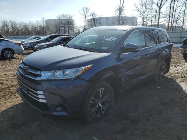 Image 1 of 2019 TOYOTA HIGHLANDER LE 2019 with VIN 5TDBZRFH4KS962012