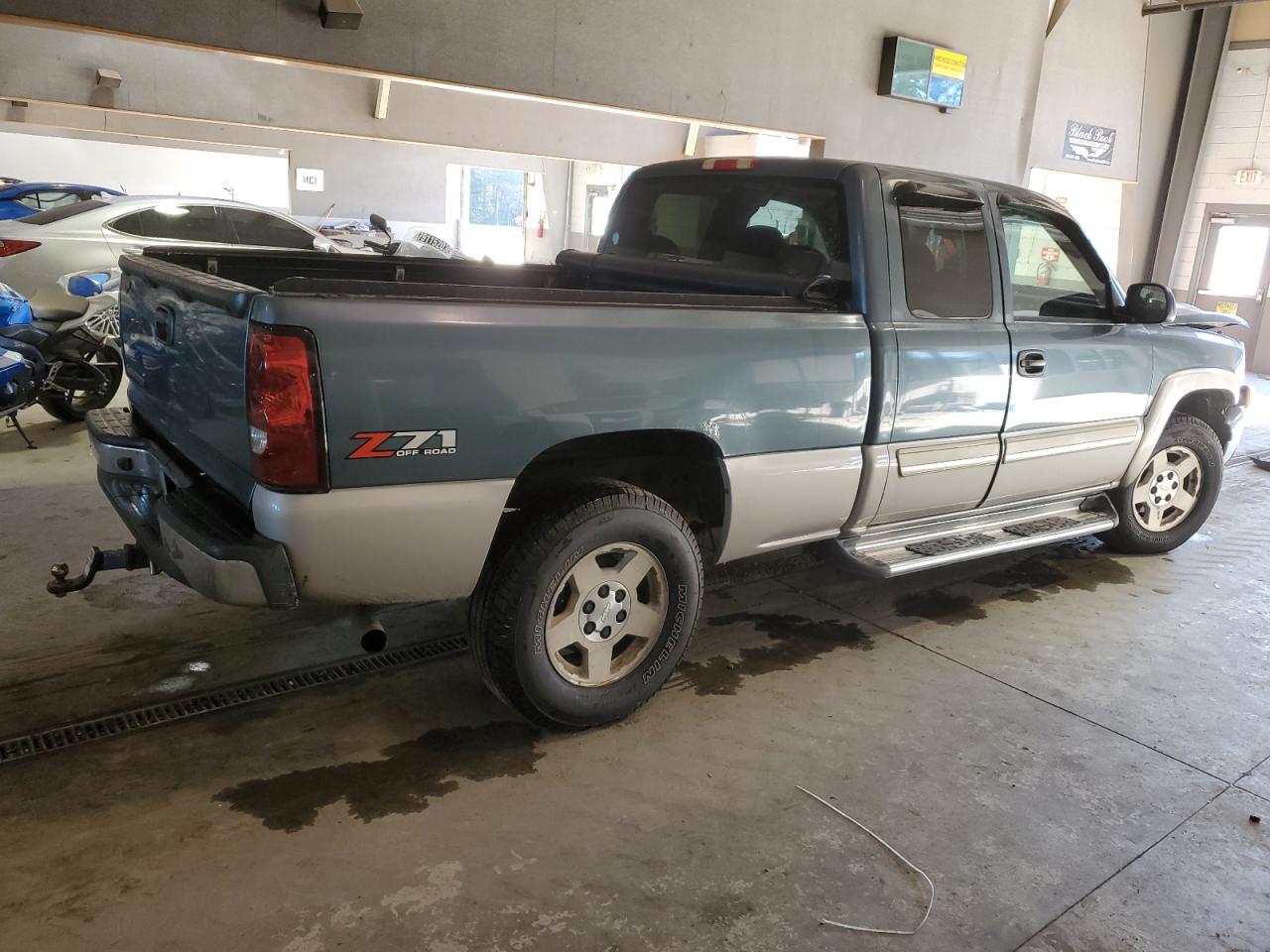 Obraz 3 z 2006 CHEVROLET SILVERADO K1500 2006 z VIN 1GCEK19B26Z137018