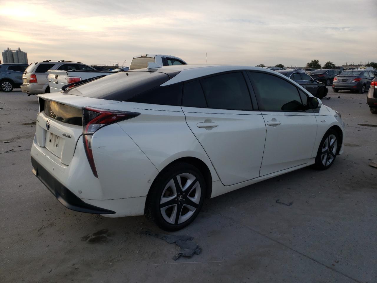 Image 3 of 2017 TOYOTA PRIUS  2017 with VIN JTDKARFU3H3050440