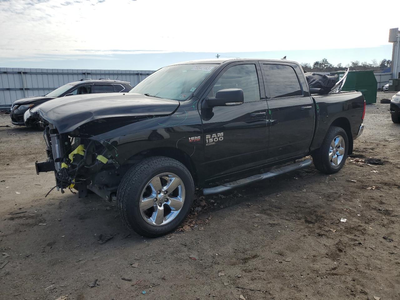 Obraz 1 z 2019 RAM 1500 CLASSIC SLT 2019 z VIN 1C6RR7LT2KS708356