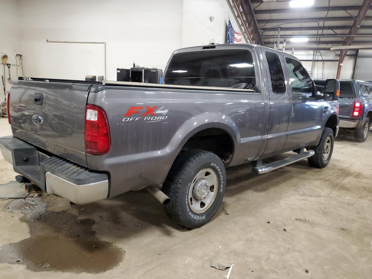 Image 3 of 2010 FORD F250 SUPER DUTY 2010 with VIN 1FTSX2B5XAEA40681