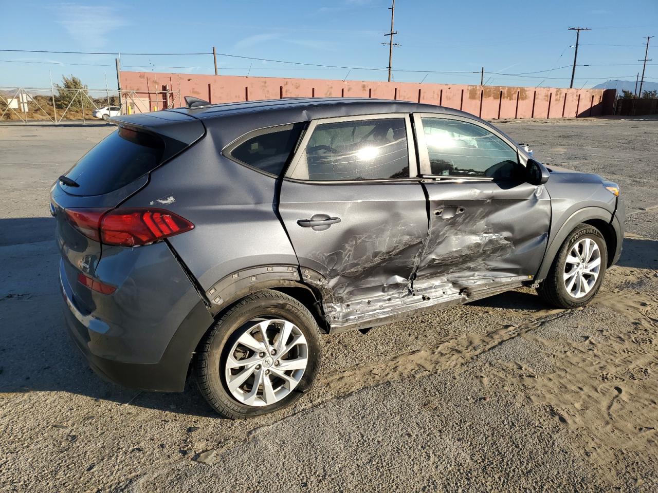 Изображение 3 2019 HYUNDAI TUCSON SE 2019 с VIN KM8J2CA45KU860419