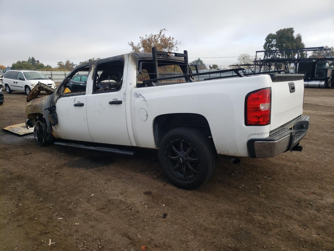 Image 2 of 2011 CHEVROLET SILVERADO C1500 LT 2011 with VIN 3GCPCSEA7BG397546