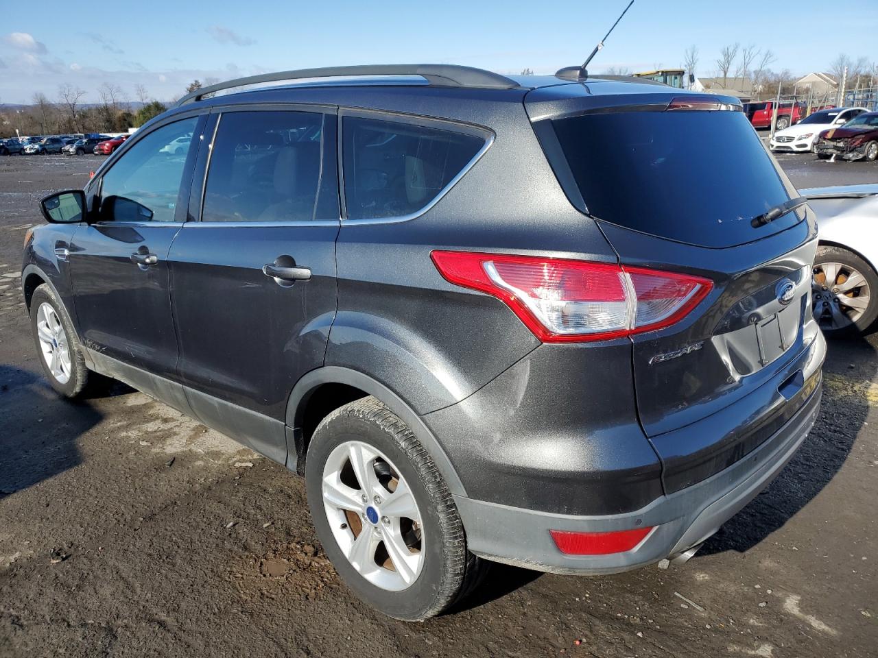 Изображение 2 2016 FORD ESCAPE SE 2016 с VIN 1FMCU9GX5GUB41217