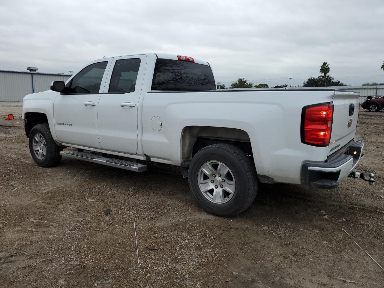 Image 2 of 2017 CHEVROLET SILVERADO C1500 2017 with VIN 1GCRCNEC1HZ169479