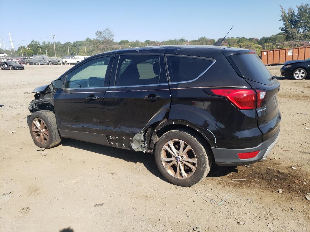 Obraz 2 z 2019 FORD ESCAPE SE 2019 z VIN 1FMCU9G97KUB66226