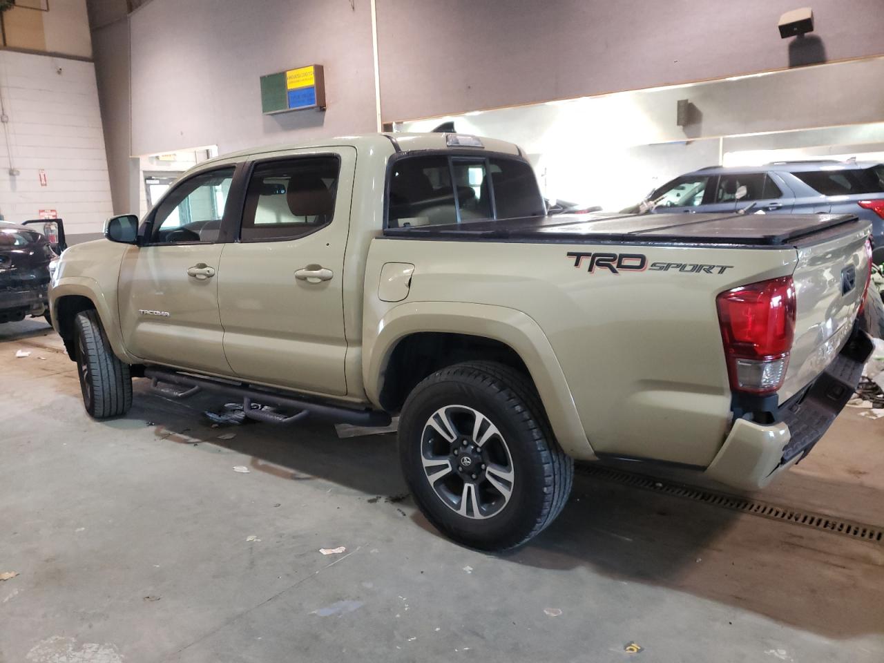 Image 2 of 2016 TOYOTA TACOMA DOUBLE CAB 2016 with VIN 3TMAZ5CN6GM016905