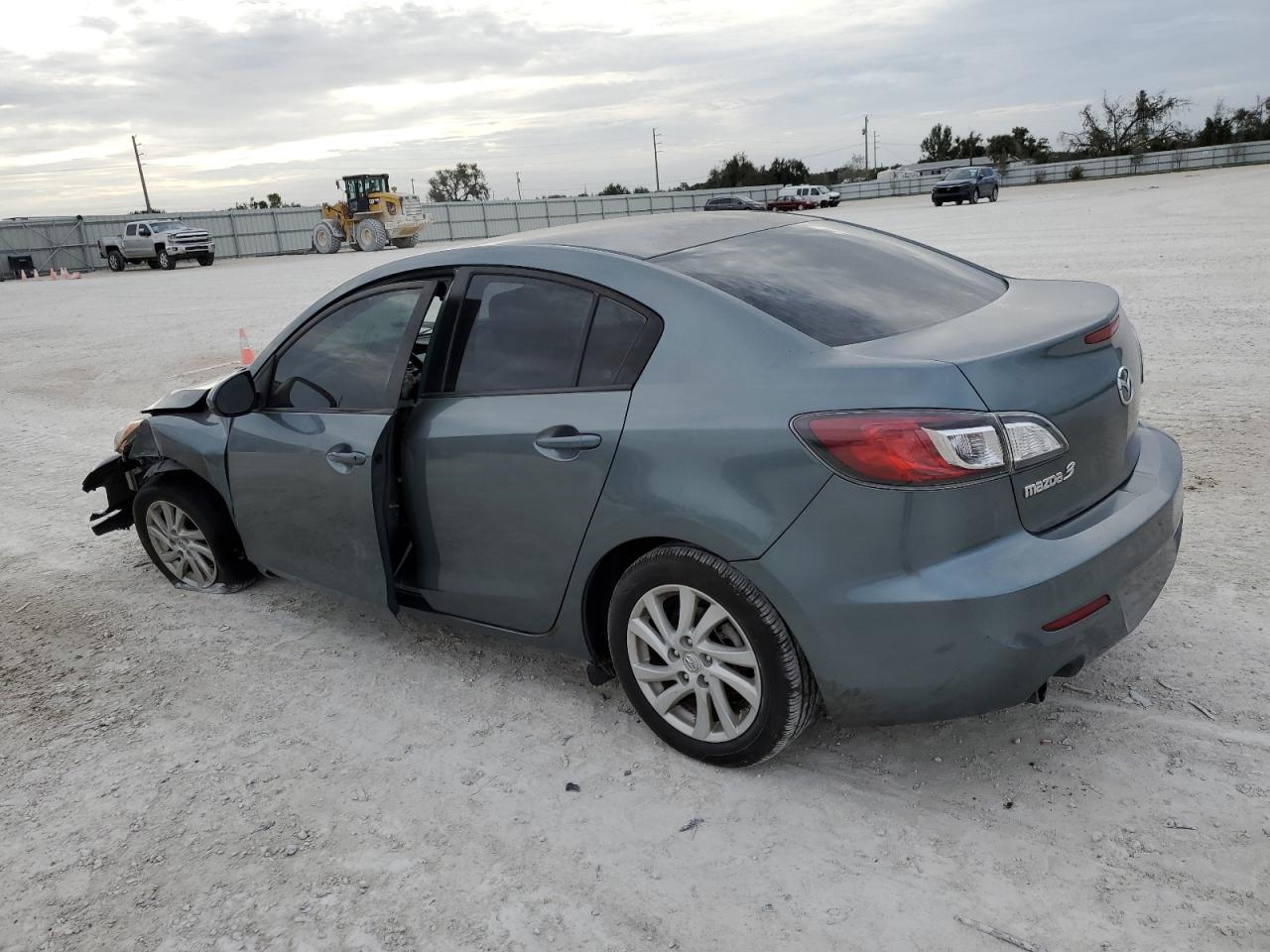 Obraz 2 z 2012 MAZDA 3 I 2012 z VIN JM1BL1V77C1551987