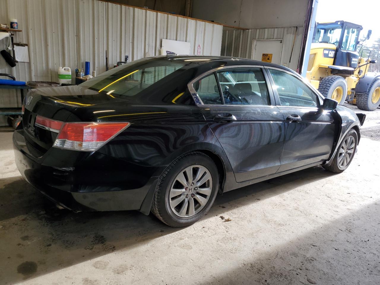 Image 3 of 2012 HONDA ACCORD EX 2012 with VIN 1HGCP2F70CA094650