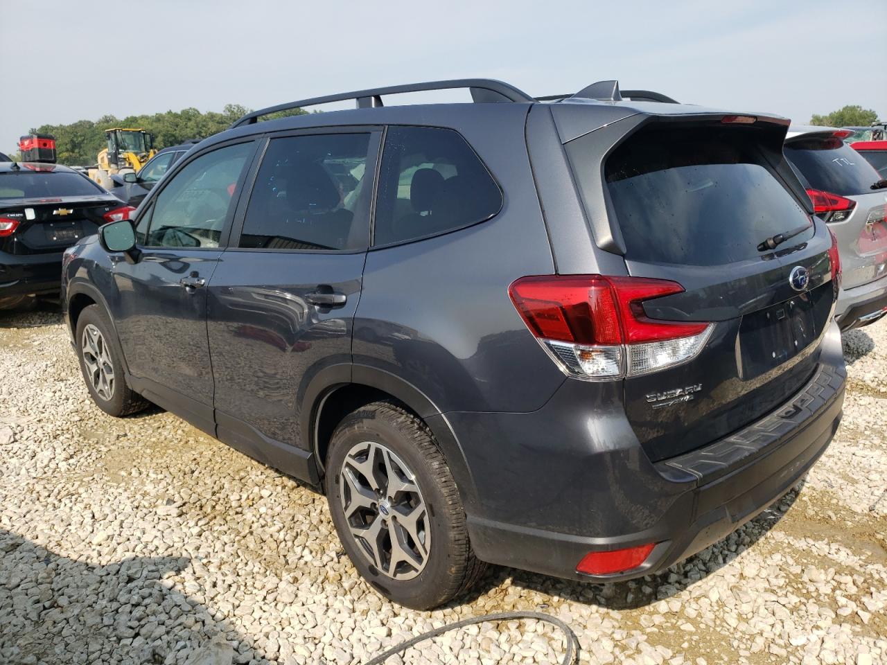 Изображение 2 2021 SUBARU FORESTER PREMIUM 2021 с VIN JF2SKAJC9MH555779