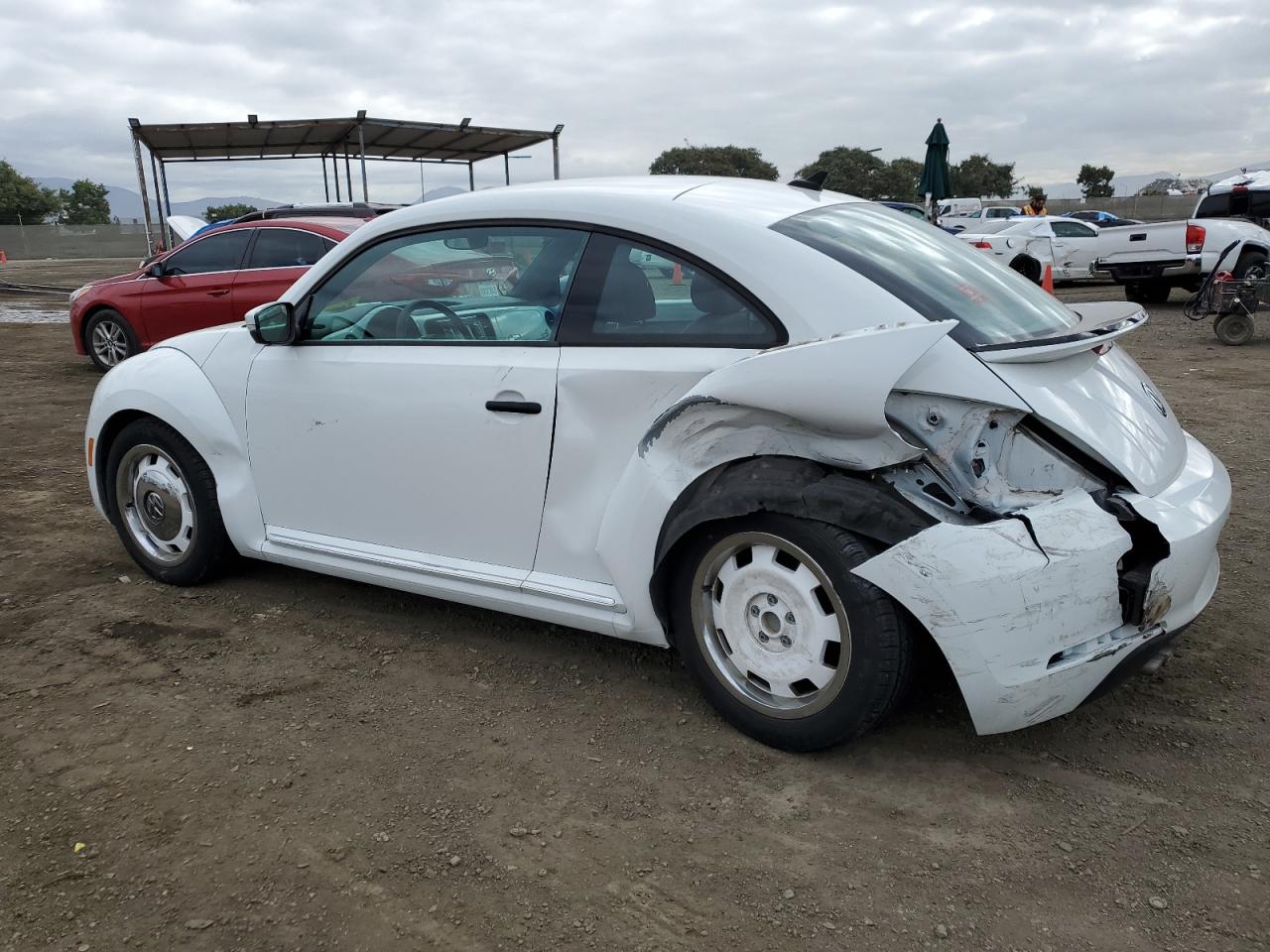 Obraz 2 z 2015 VOLKSWAGEN BEETLE 1.8T 2015 z VIN 3VWF17AT7FM653159