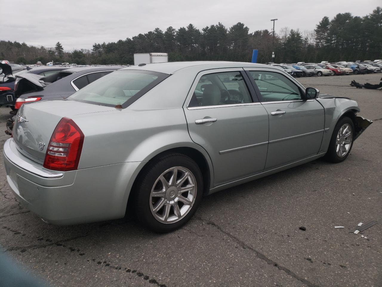 Image 3 of 2006 CHRYSLER 300C  2006 with VIN 2C3LA63H66H348943