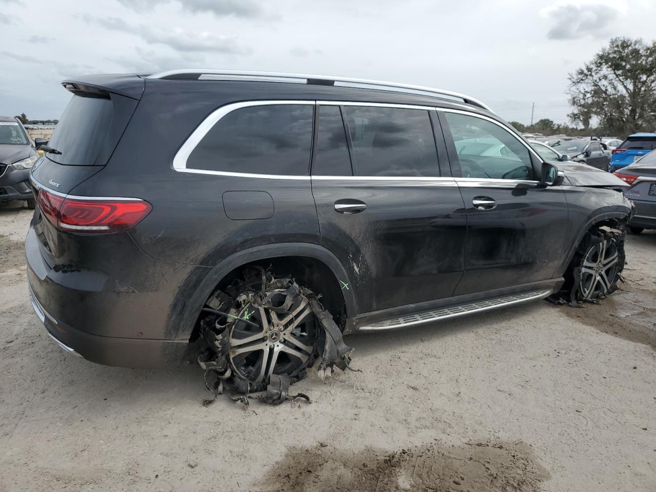 Image 3 of 2021 MERCEDES-BENZ GLS 450 4MATIC 2021 with VIN 4JGFF5KE4MA447859