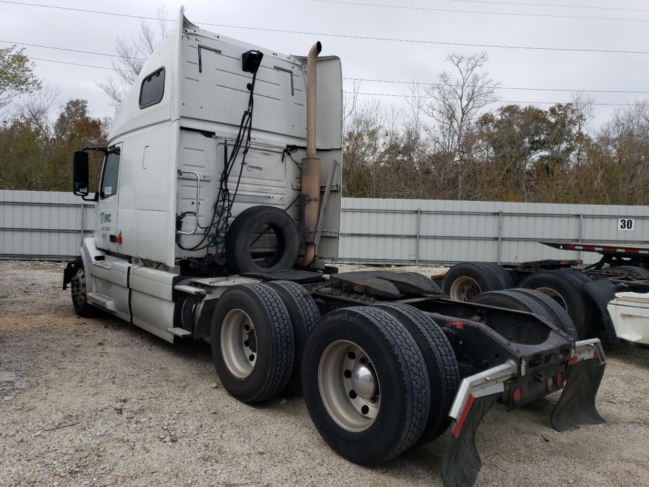 Image 3 of 2008 VOLVO VN VNL 2008 with VIN 4V4NC9TG08N459557