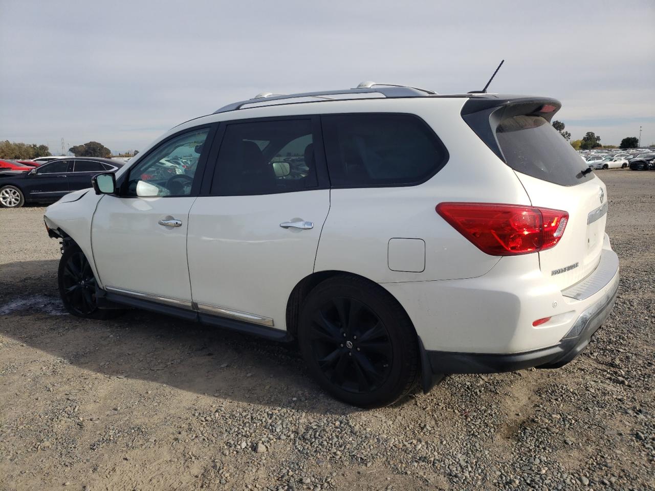 Изображение 2 2017 NISSAN PATHFINDER S 2017 с VIN 5N1DR2MN5HC905851