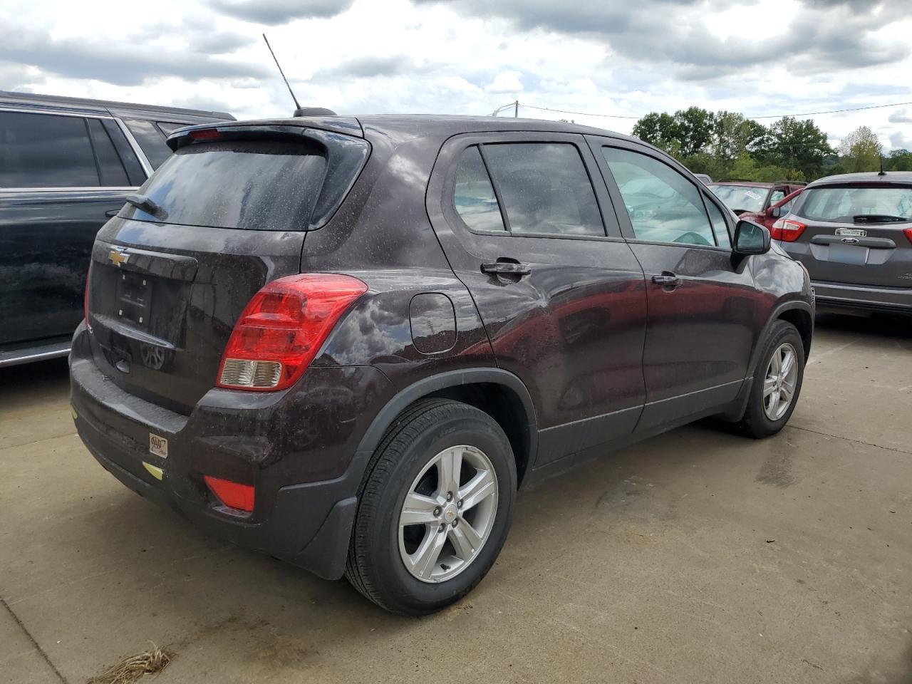 Image 3 of 2020 CHEVROLET TRAX LS 2020 with VIN KL7CJKSB1LB347816