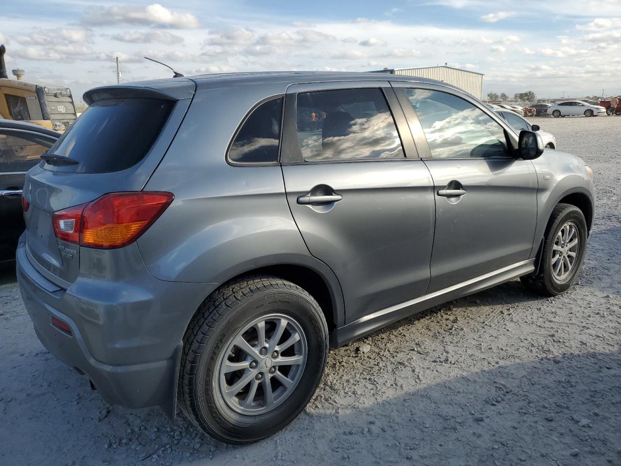 Obraz 3 z 2011 MITSUBISHI OUTLANDER SPORT ES 2011 z VIN JA4AP3AU6BZ022676